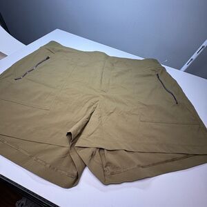 Nwot ATHLETA Womens Size 20 Army Green Plus Size Shorts Zipper Pockets